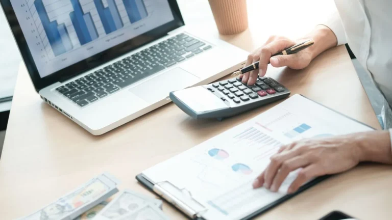 Monthly Bookkeeping Checklist for Canadian Businesses
