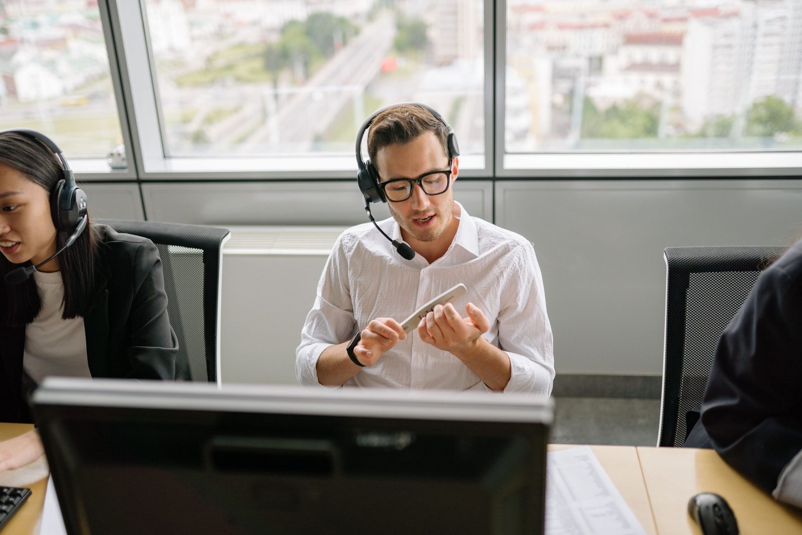Business Owners: What to Look for in Contact Center Software Solutions